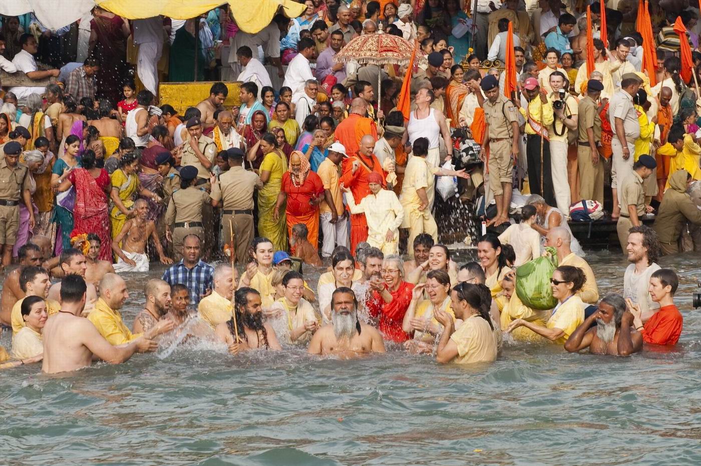 Shnan_in_Haridwar_D7Y0055_resize