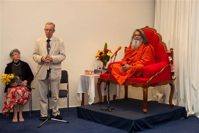 Swamiji_in_New_Zealand_IMG_3979