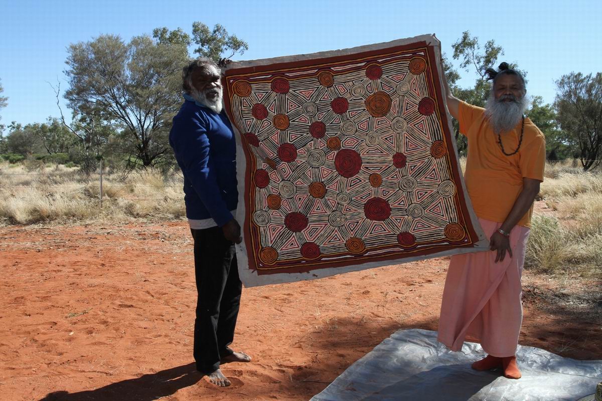 Swamiji_and_Mr_Andrew_Japaljarri_Small