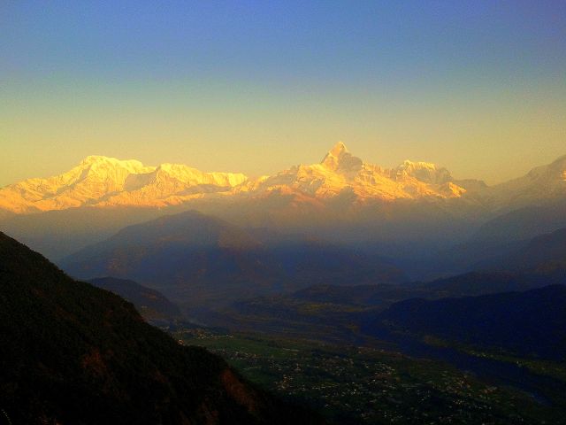 3.Annapurna_Machapuchore_after_sunrise