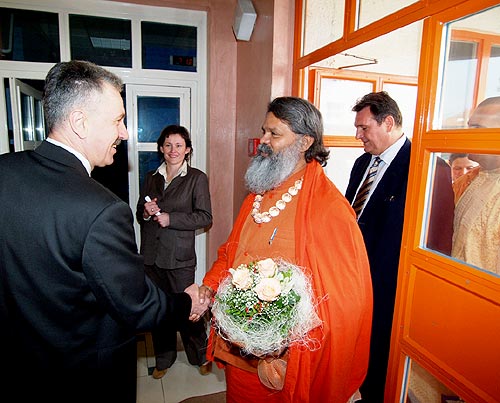 His Holiness Swamiji with the director of Varazdin TV station