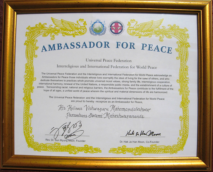 His Holiness Swamiji Receives Title ‘Ambassador of Peace’ 