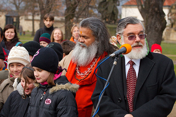 Planting a Peace Tree in Prague